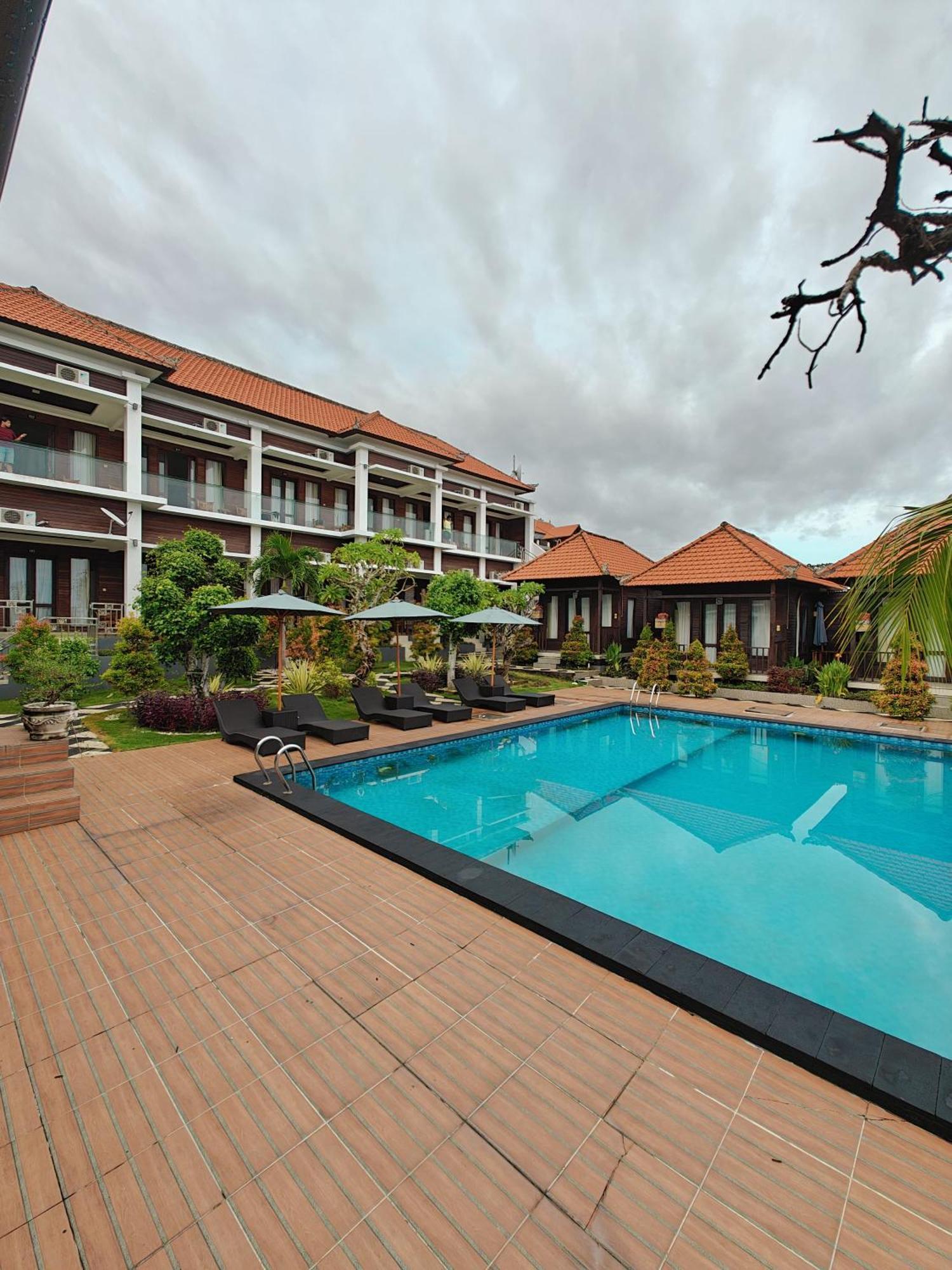 Nusa Sedayu Hotel By Ocean View Batununggul Exterior foto