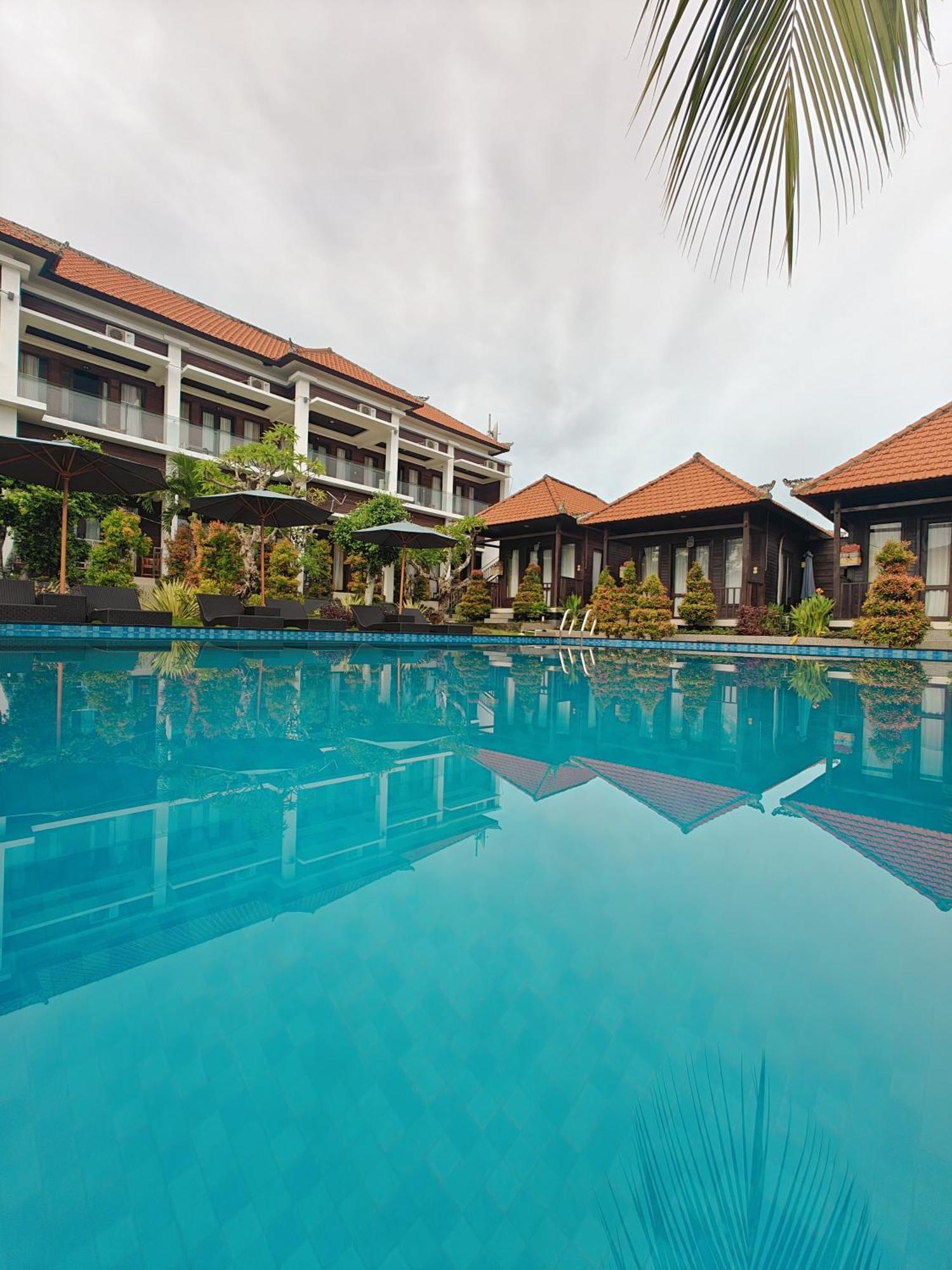 Nusa Sedayu Hotel By Ocean View Batununggul Exterior foto