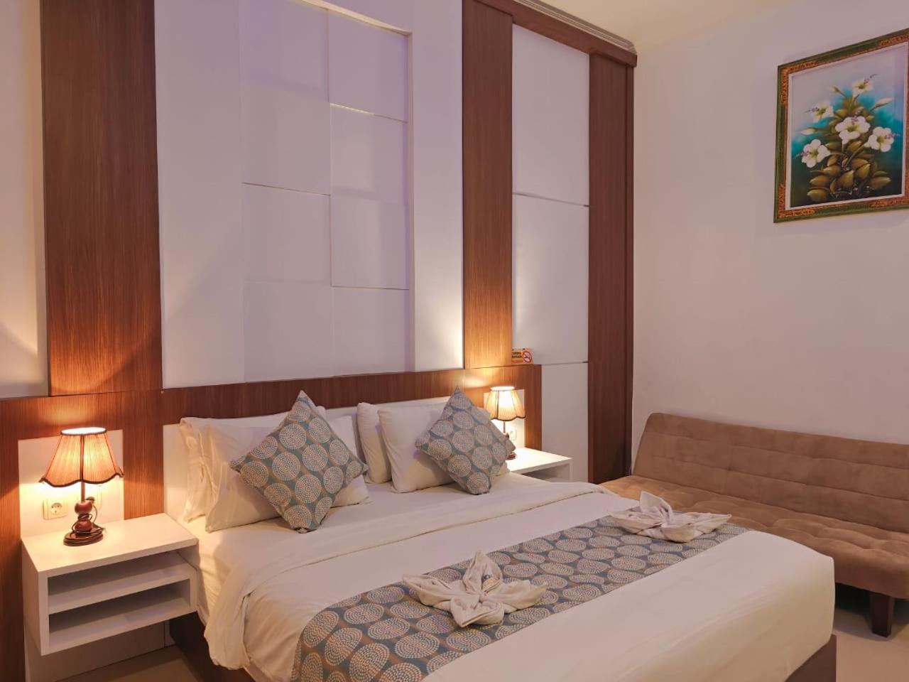 Nusa Sedayu Hotel By Ocean View Batununggul Exterior foto