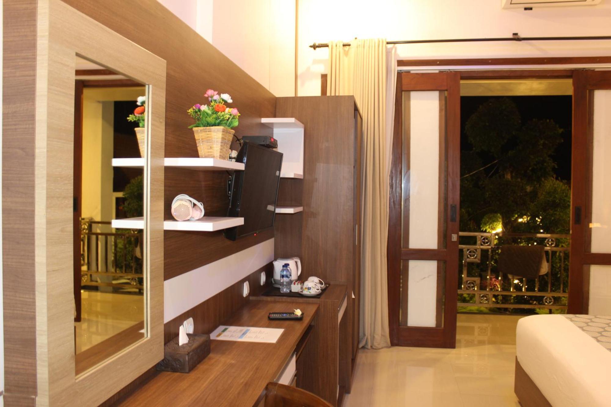Nusa Sedayu Hotel By Ocean View Batununggul Exterior foto