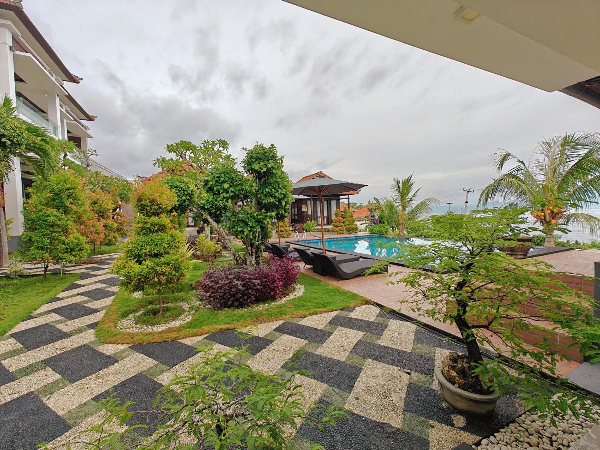 Nusa Sedayu Hotel By Ocean View Batununggul Exterior foto